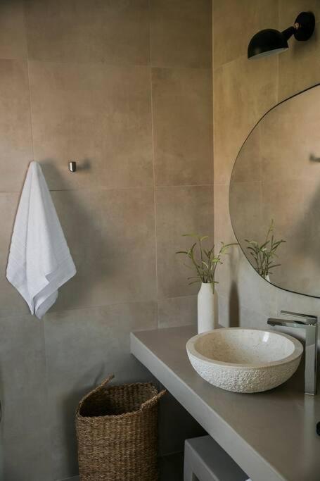 Lourdas White Villa لورداهاتا المظهر الخارجي الصورة