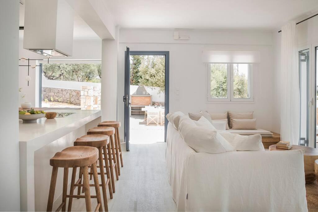 Lourdas White Villa لورداهاتا المظهر الخارجي الصورة